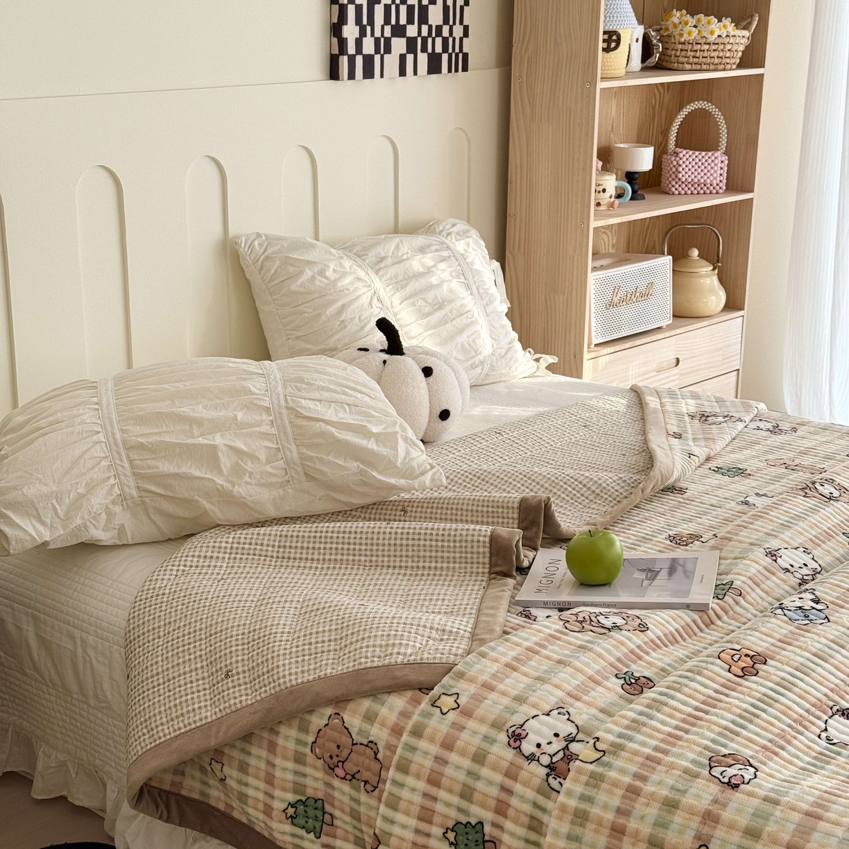 91家纺网 家纺一手货源 找家纺 于果 2025新款牛奶绒床盖单床盖床盖单件 萌宠乐动