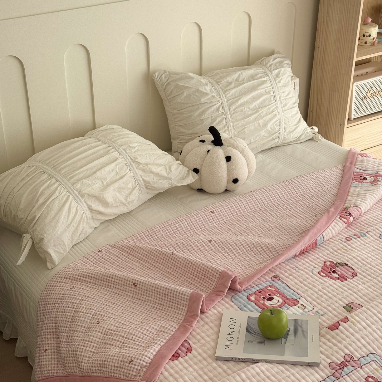 91家纺网 家纺一手货源 找家纺 于果 2025新款牛奶绒床盖单床盖床盖单件 快乐回忆