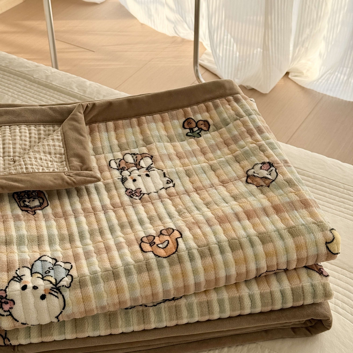 91家纺网 家纺一手货源 找家纺 于果 2025新款牛奶绒床盖单床盖床盖单件 萌宠乐动