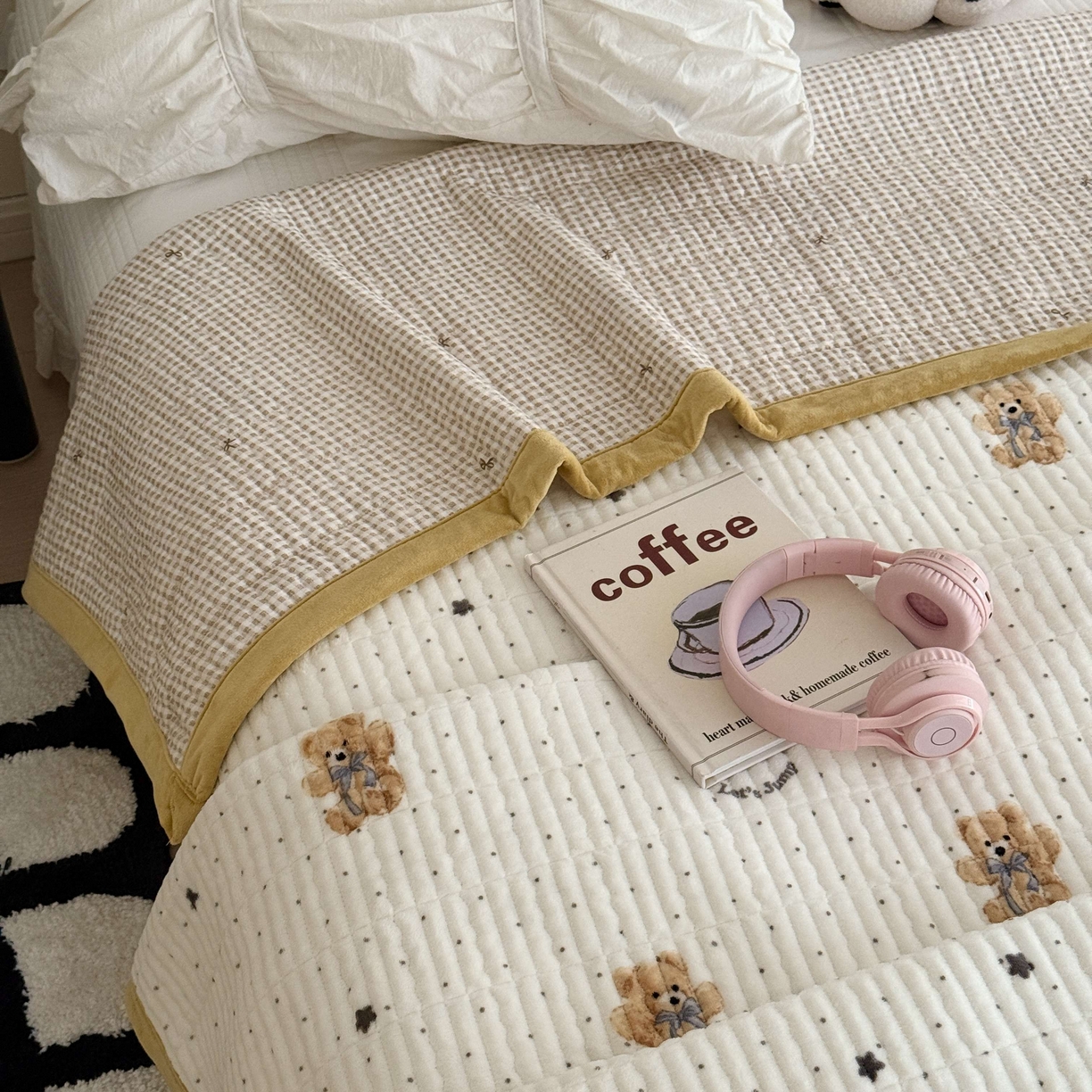 91家纺网 家纺一手货源 找家纺 于果 2025新款牛奶绒床盖单床盖床盖单件 星空熊仔