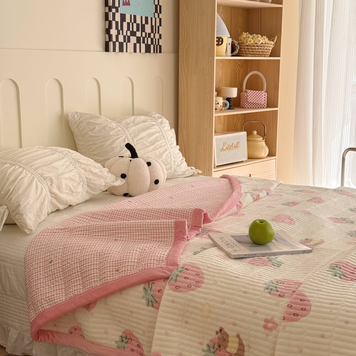 91家纺网 家纺一手货源 找家纺 于果 2025新款牛奶绒床盖单床盖床盖单件 奶油草莓