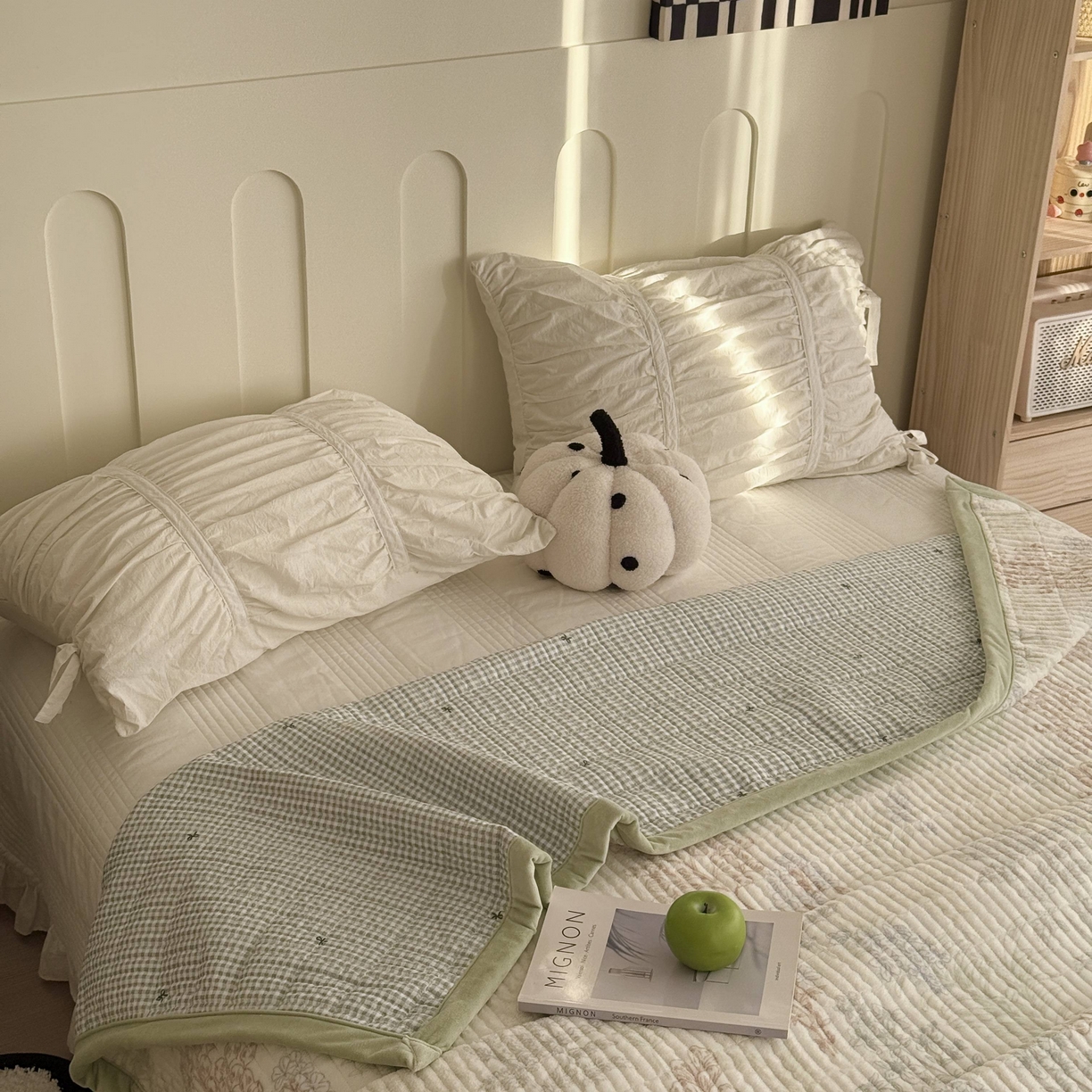 91家纺网 家纺一手货源 找家纺 于果 2025新款牛奶绒床盖单床盖床盖单件 幽兰花谷