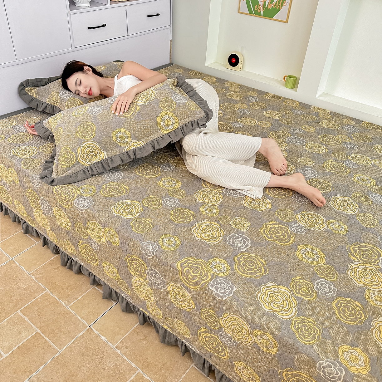 91家纺网 家纺一手货源 找家纺 手艺人家纺 2025新款双层纱夹棉防滑炕盖 榻榻米床盖 炕单床盖 A28