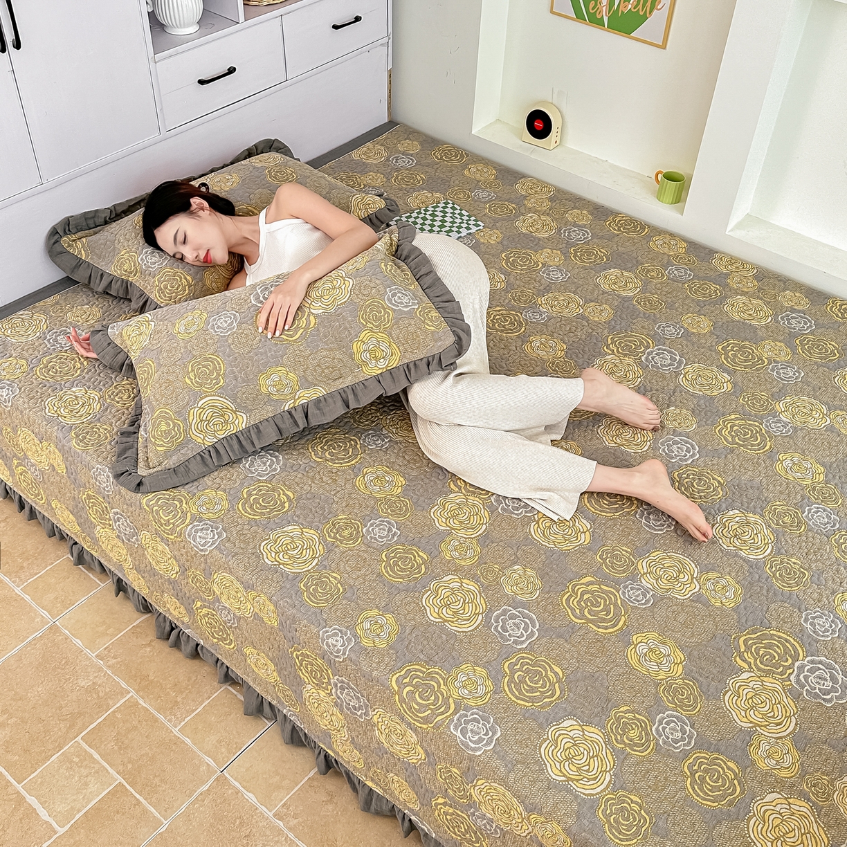 91家纺网 家纺一手货源 找家纺 手艺人家纺 2025新款双层纱夹棉防滑炕盖 榻榻米床盖 炕单床盖 A28