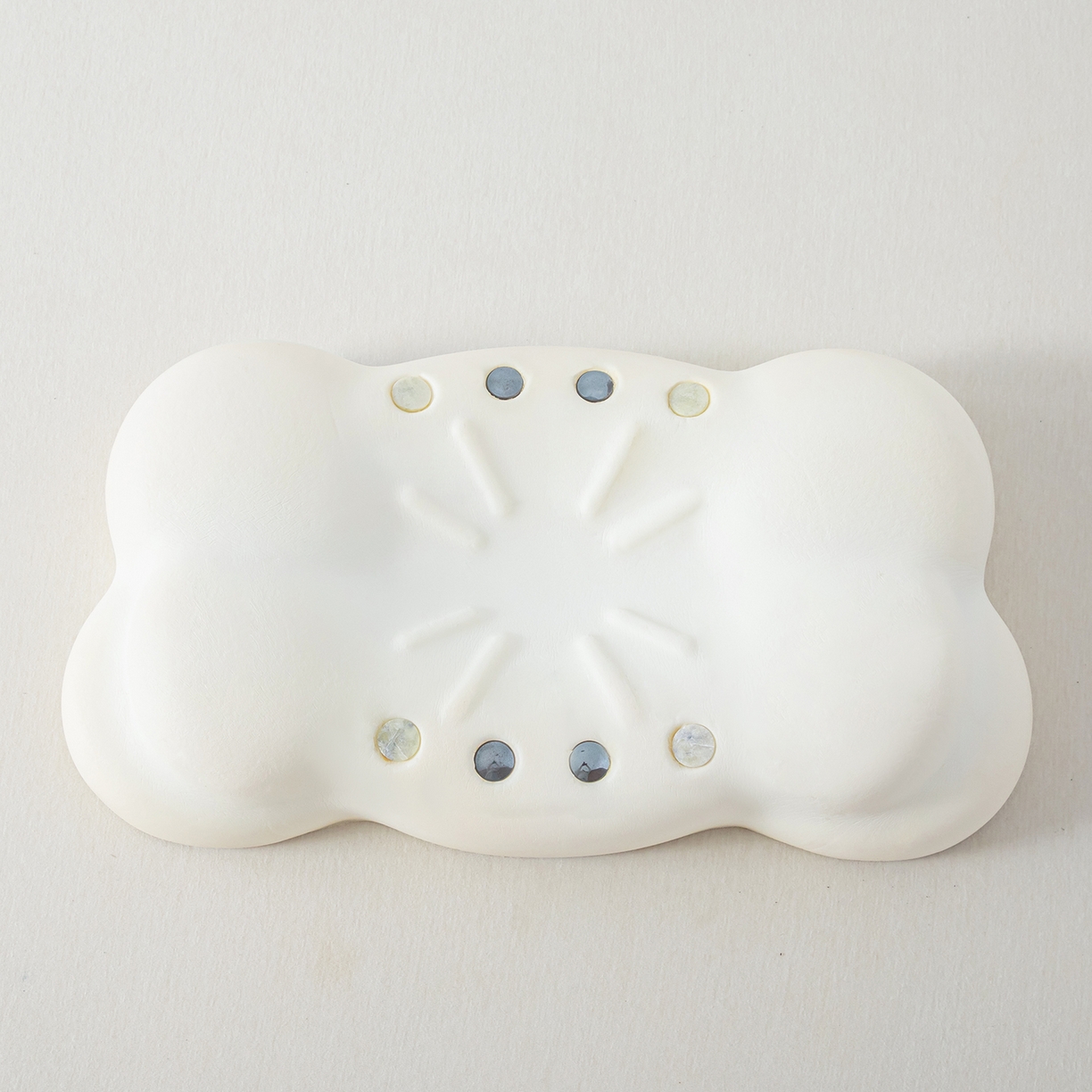 91家纺网 家纺一手货源 找家纺 枕星记忆枕 2025新款记忆棉大云朵磁石枕枕头枕芯 大云朵磁石枕-灰白