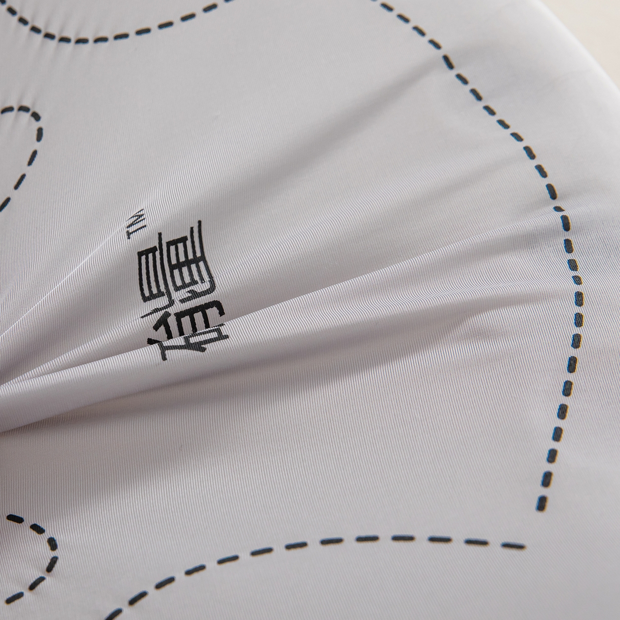 91家纺网 家纺一手货源 找家纺 枕星记忆枕 2025新款记忆棉大云朵磁石枕枕头枕芯 大云朵磁石枕-灰白