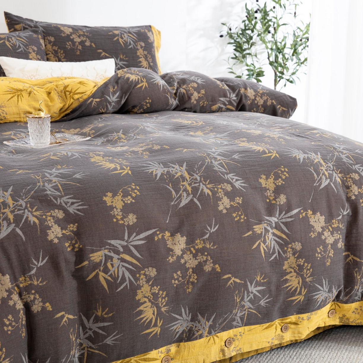 91家纺网 家纺一手货源 找家纺 仰望棉麻双层纱供应链 2025新款全棉纯棉色织提花纽扣款四件套-竹韵 竹韵-黑金