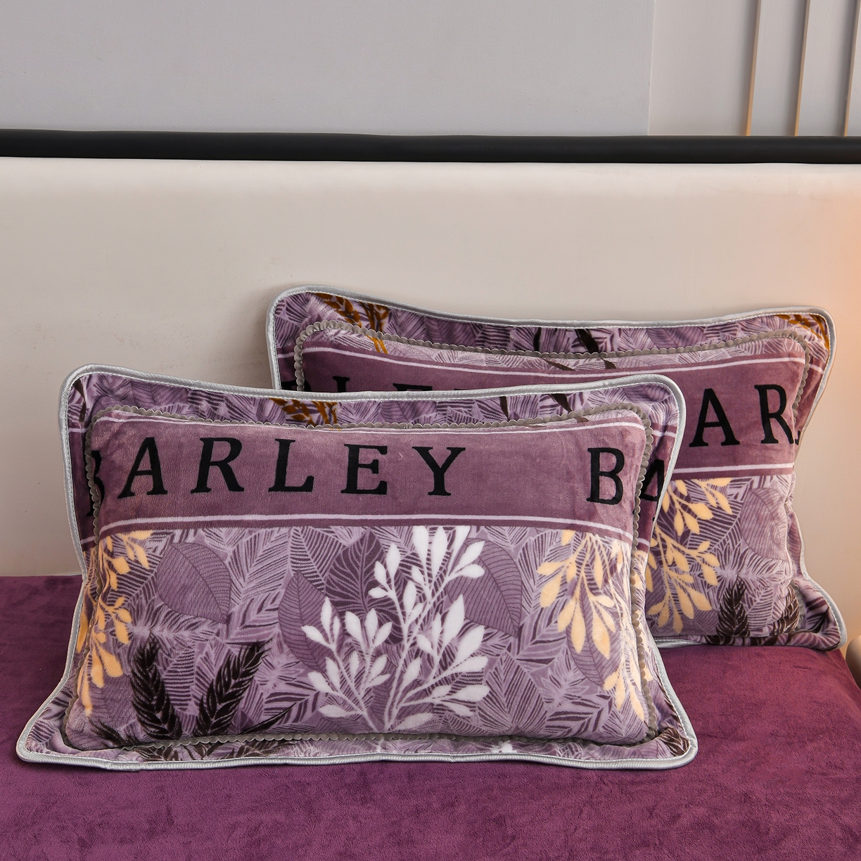 91家纺网 家纺一手货源 找家纺 硕喜 2025新款新8.5斤法莱绒四件套珊瑚牛奶金貂绒四件套床裙款 紫气东来