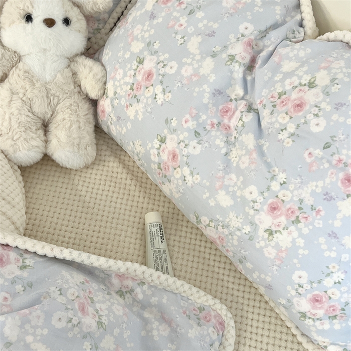 91家纺网 家纺一手货源 找家纺 荣轩 2025秋冬必备新品棉加绒华夫格提花绒工艺款四件套（铺床版）繁花