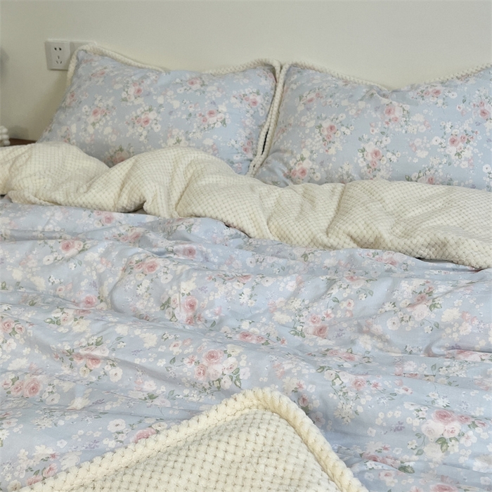 91家纺网 家纺一手货源 找家纺 荣轩 2025秋冬必备新品棉加绒华夫格提花绒工艺款四件套（铺床版）繁花