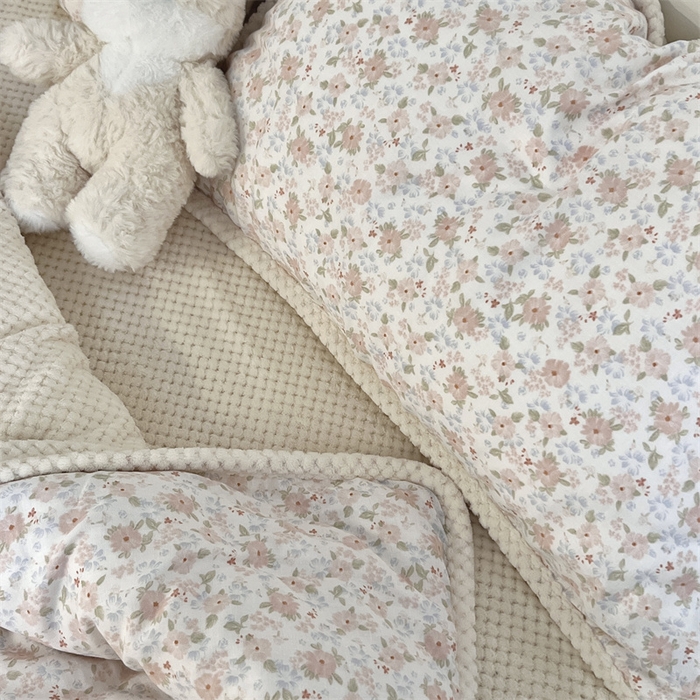 91家纺网 家纺一手货源 找家纺 荣轩 2025秋冬必备新品棉加绒华夫格提花绒工艺款四件套（铺床版）蜜语