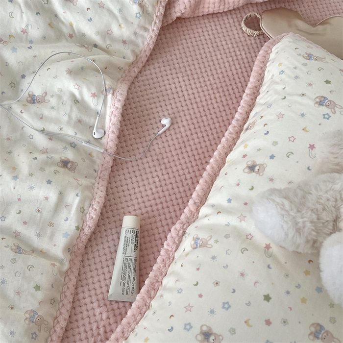 91家纺网 家纺一手货源 找家纺 荣轩 2025秋冬必备新品棉加绒华夫格提花绒工艺款四件套（铺床版）星空派对