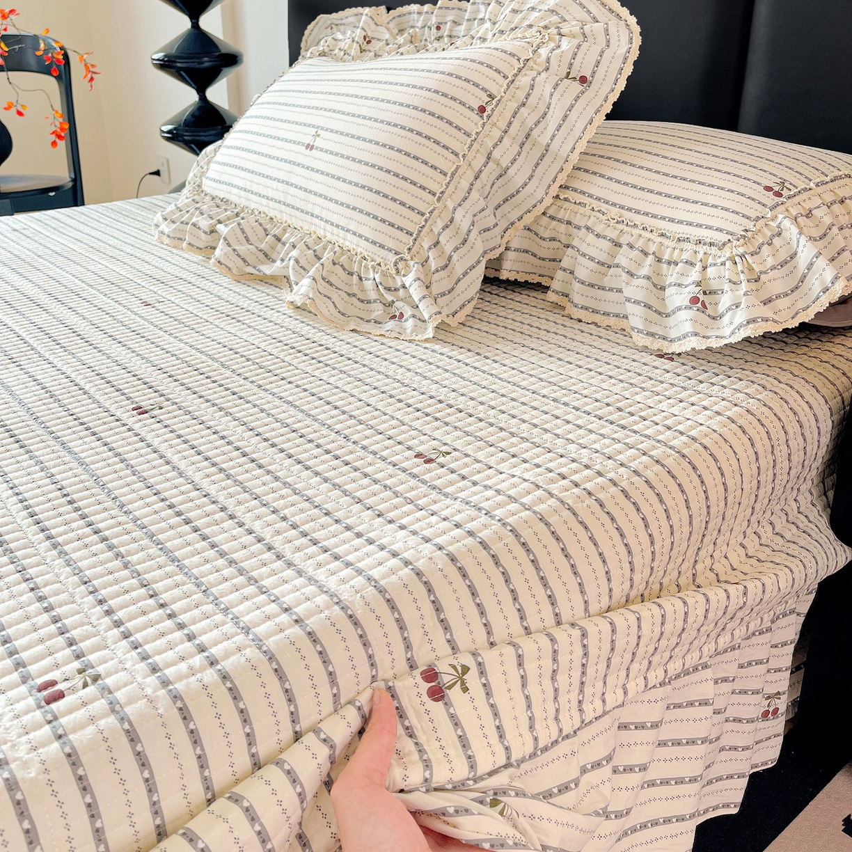 91家纺网 家纺一手货源 找家纺 （总）富米莱（原臻工厂） 2026新款法式大花边A类古法仿棉云感纱床盖床裙四件套