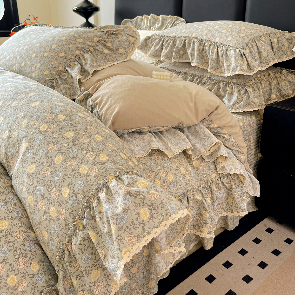 91家纺网 家纺一手货源 找家纺 （总）富米莱（原臻工厂） 2026新款法式大花边A类古法仿棉云感纱床盖床裙四件套