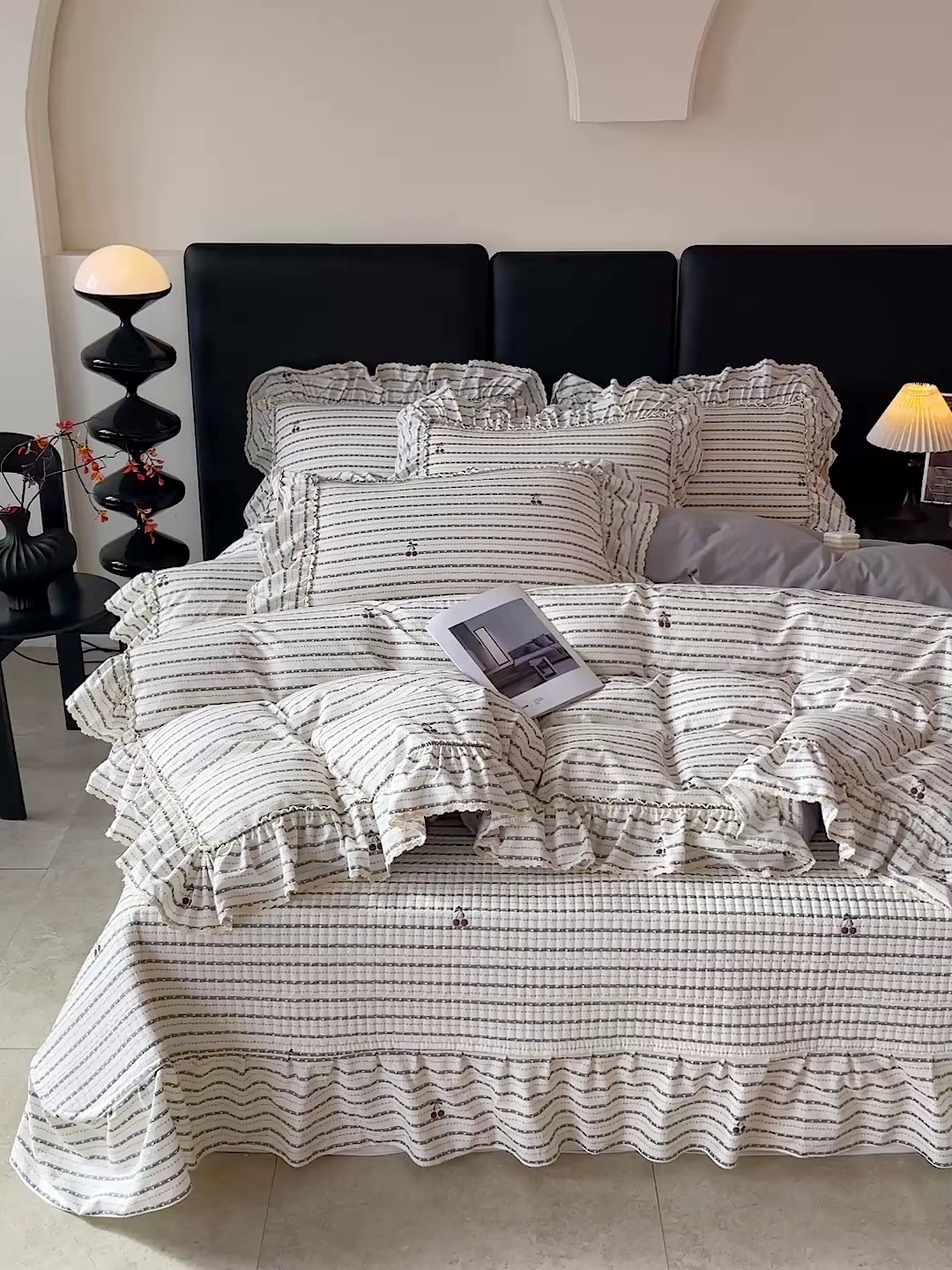 91家纺网 家纺一手货源 找家纺 富米莱（原臻工厂） 2026新款法式大花边A类古法仿棉云感纱床盖床裙四件套 大花边-爱心樱桃