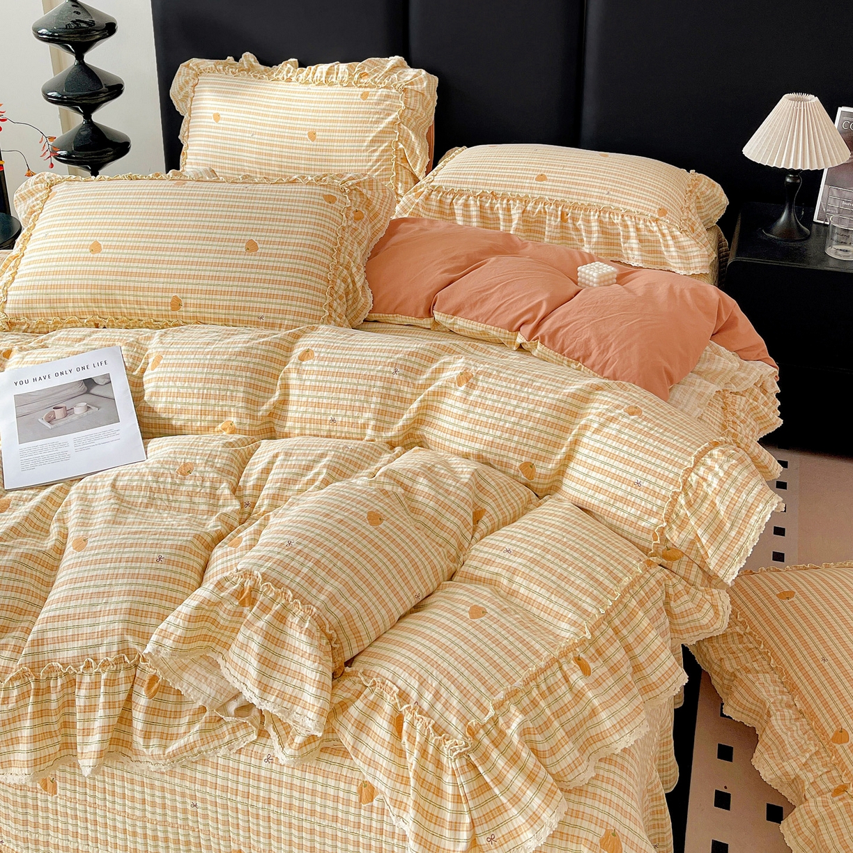 91家纺网 家纺一手货源 找家纺 富米莱（原臻工厂） 2026新款法式大花边A类古法仿棉云感纱床盖床裙四件套 大花边-南瓜格韵