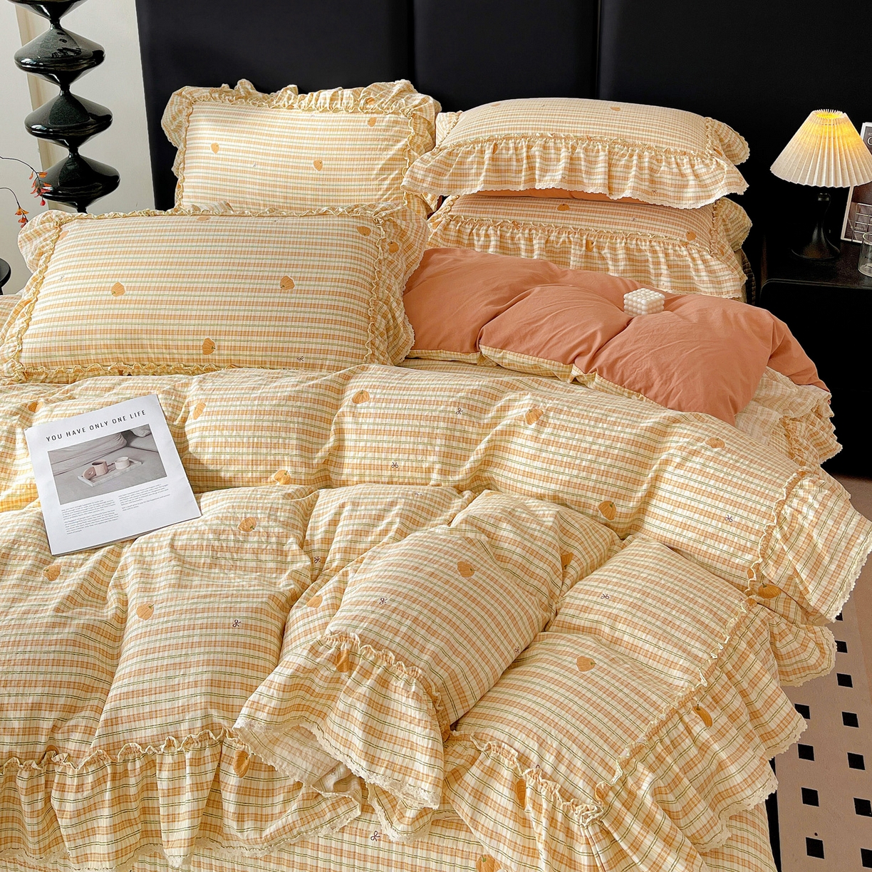 91家纺网 家纺一手货源 找家纺 富米莱（原臻工厂） 2026新款法式大花边A类古法仿棉云感纱床盖床裙四件套 大花边-南瓜格韵