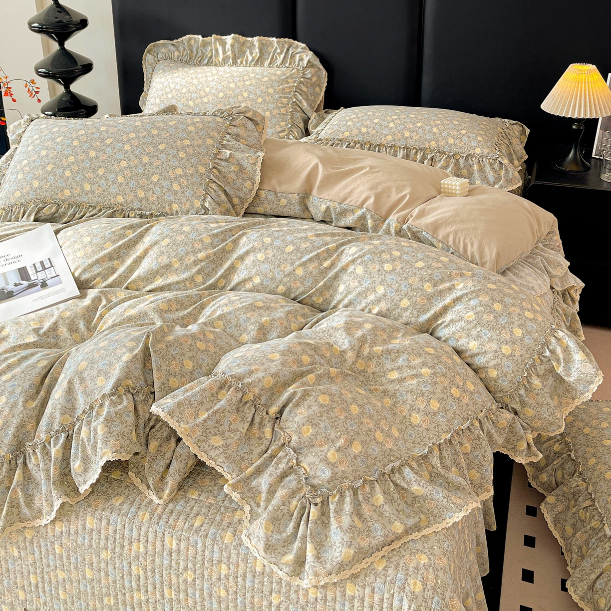 91家纺网 家纺一手货源 找家纺 富米莱（原臻工厂） 2026新款法式大花边A类古法仿棉云感纱床盖床裙四件套 大花边-雾灰蔷薇