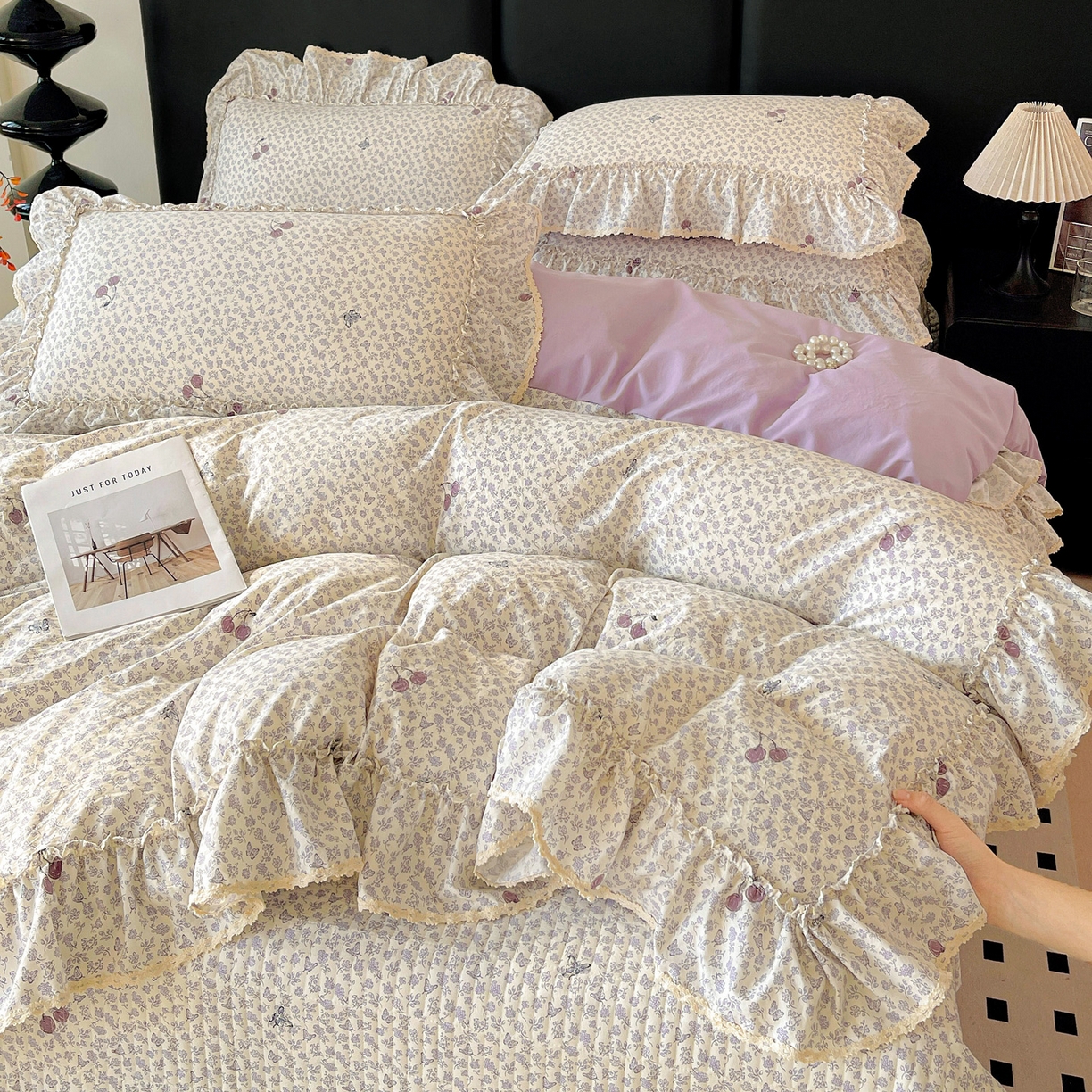 91家纺网 家纺一手货源 找家纺 富米莱（原臻工厂） 2026新款法式大花边A类古法仿棉云感纱床盖床裙四件套 大花边-紫韵花漾