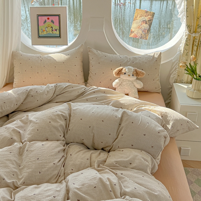 91家纺网 家纺一手货源 找家纺 韩巢家纺 2025新款奶呼呼云感双层纱印花四件套 米倾心