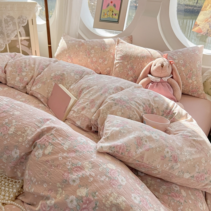 91家纺网 家纺一手货源 找家纺 韩巢家纺 2025新款奶呼呼云感双层纱印花四件套 爱如星辰