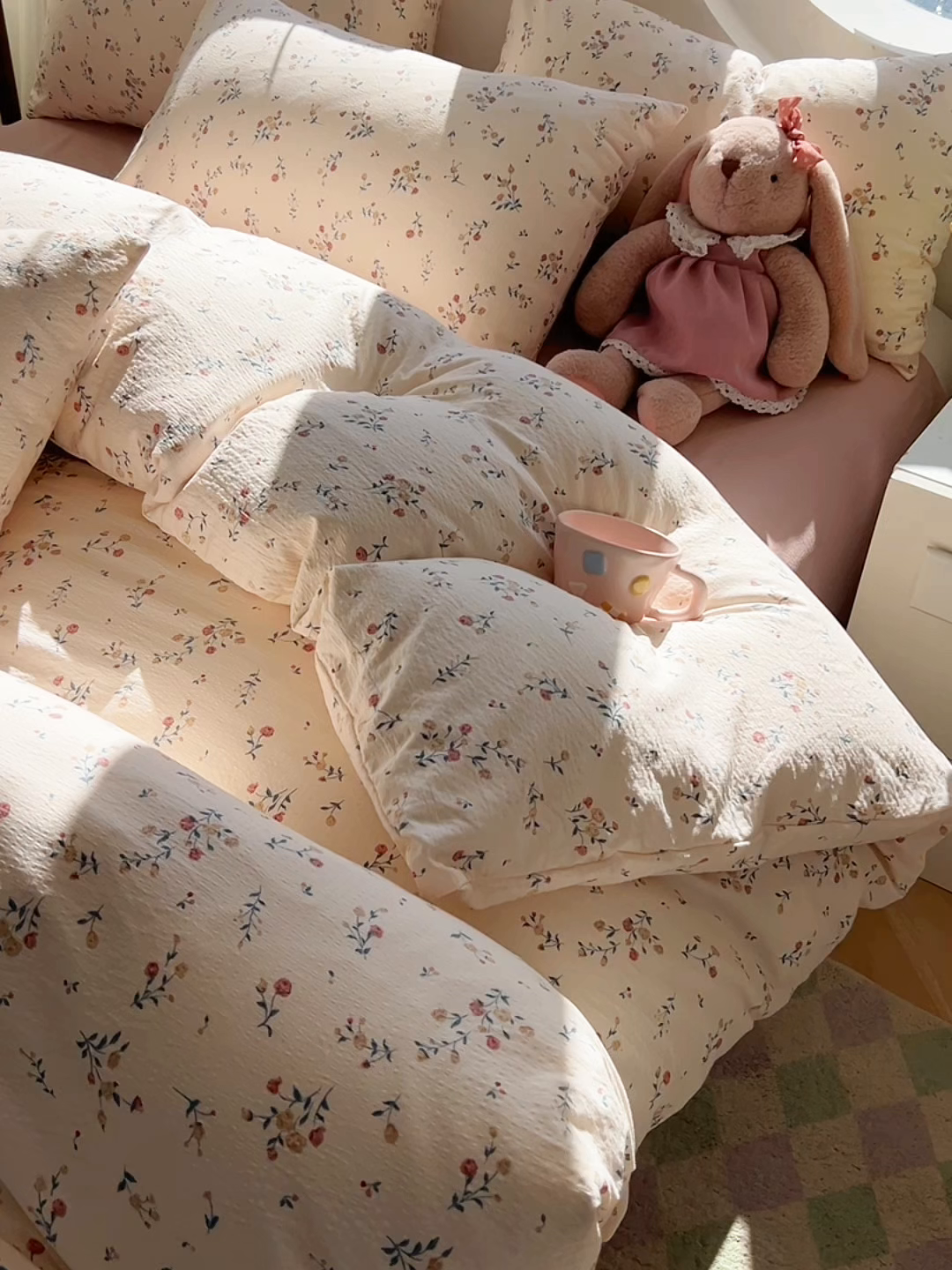 91家纺网 家纺一手货源 找家纺 韩巢家纺 2025新款奶呼呼云感双层纱印花四件套 春风十里