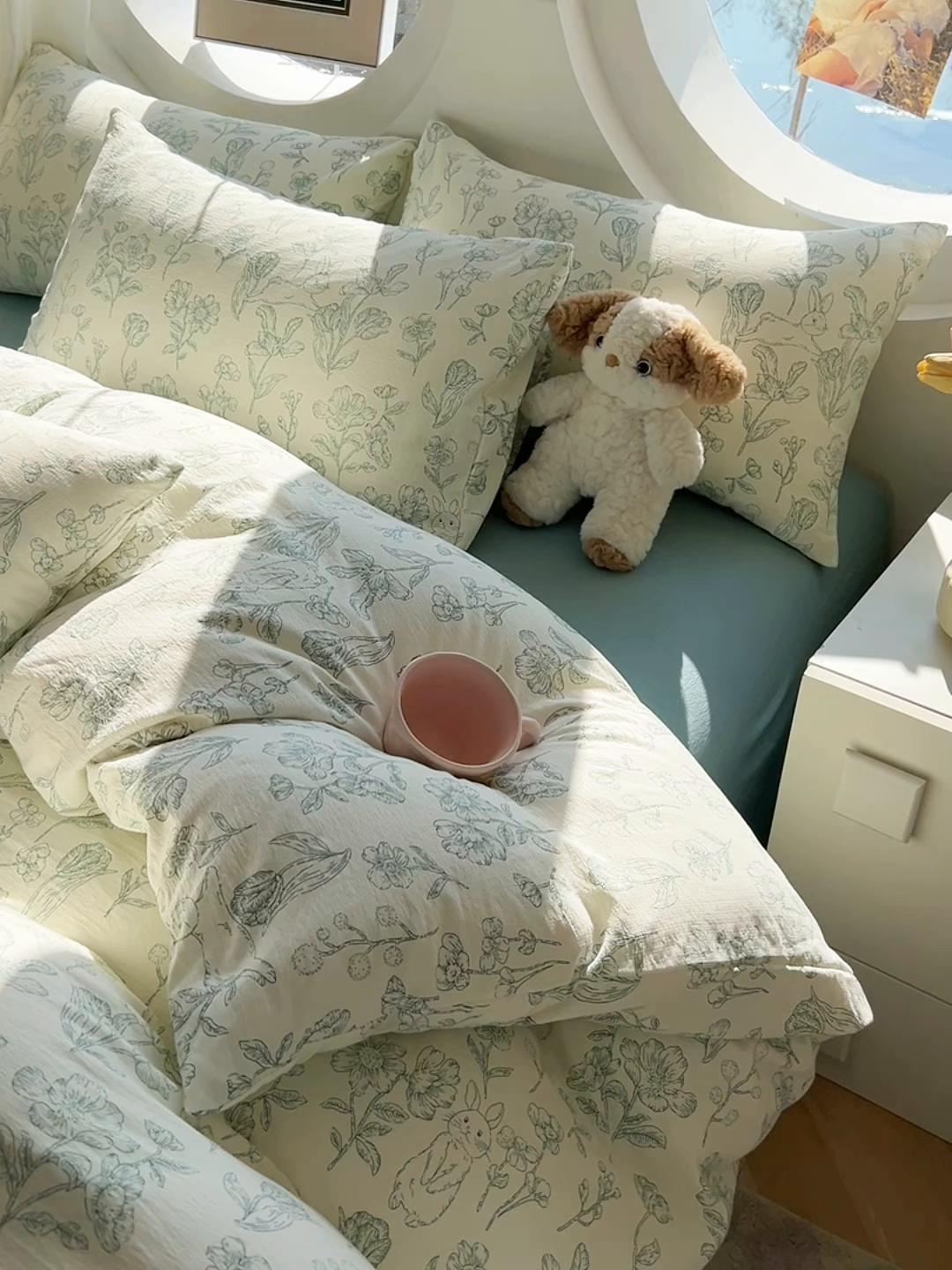 91家纺网 家纺一手货源 找家纺 韩巢家纺 2025新款奶呼呼云感双层纱印花四件套 海像森林