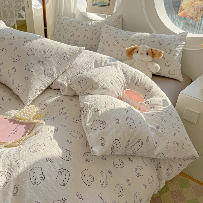 91家纺网 家纺一手货源 找家纺 韩巢家纺 2025新款奶呼呼云感双层纱印花四件套 猫咪恋人