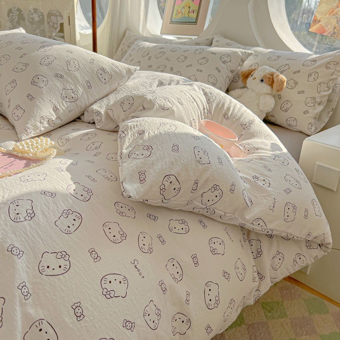 91家纺网 家纺一手货源 找家纺 韩巢家纺 2025新款奶呼呼云感双层纱印花四件套 猫咪恋人