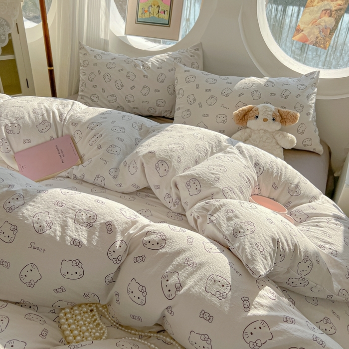 91家纺网 家纺一手货源 找家纺 韩巢家纺 2025新款奶呼呼云感双层纱印花四件套 猫咪恋人