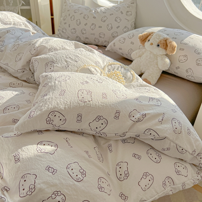 91家纺网 家纺一手货源 找家纺 韩巢家纺 2025新款奶呼呼云感双层纱印花四件套 猫咪恋人