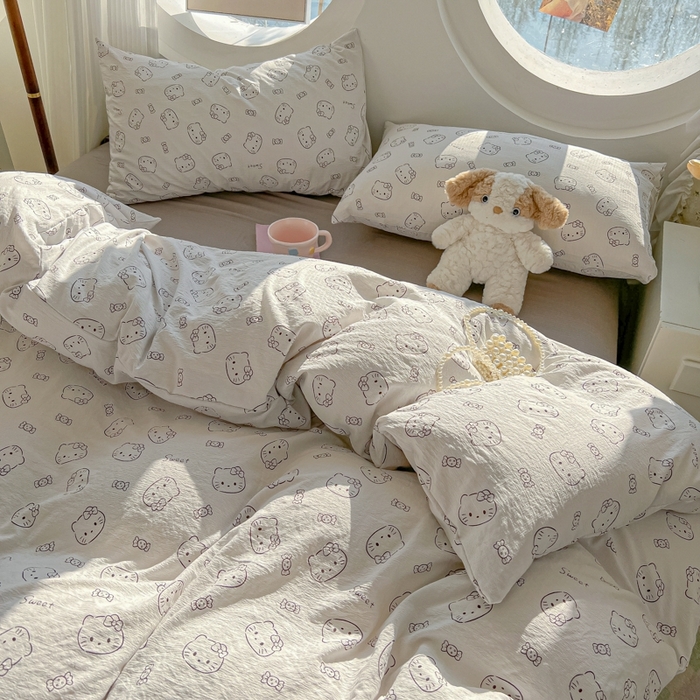 91家纺网 家纺一手货源 找家纺 韩巢家纺 2025新款奶呼呼云感双层纱印花四件套 猫咪恋人