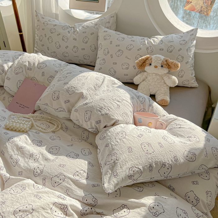 91家纺网 家纺一手货源 找家纺 韩巢家纺 2025新款奶呼呼云感双层纱印花四件套 猫咪恋人