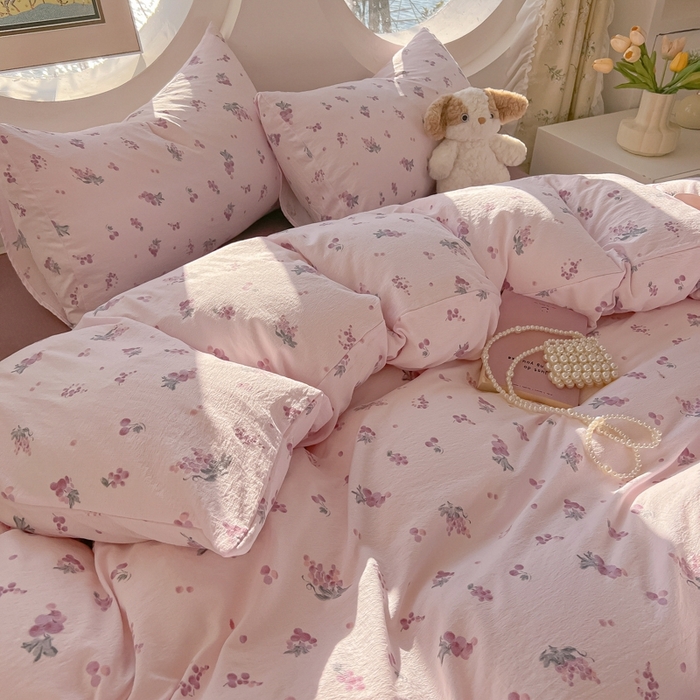 91家纺网 家纺一手货源 找家纺 韩巢家纺 2025新款奶呼呼云感双层纱印花四件套 葡萄七分甜