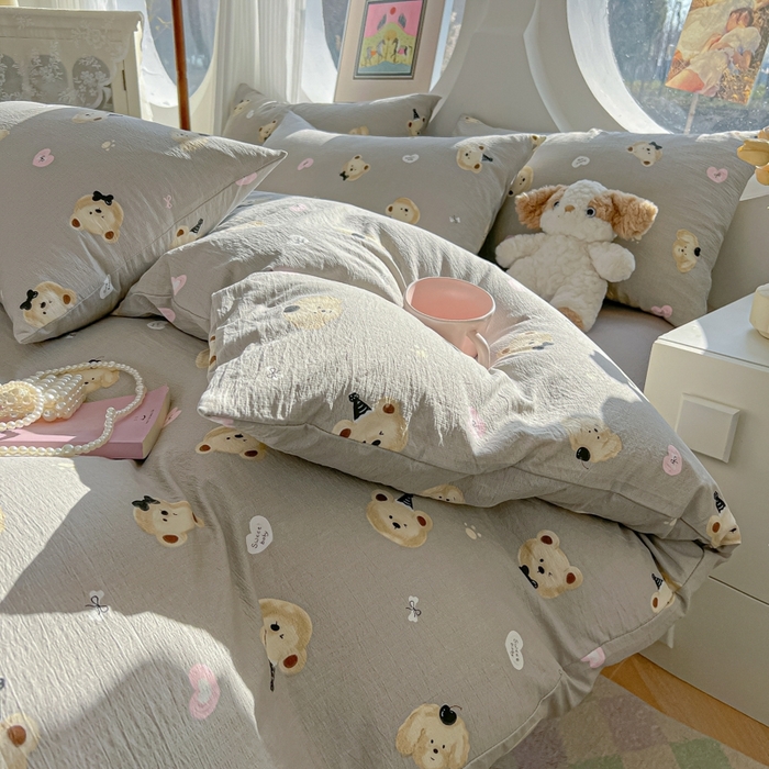 91家纺网 家纺一手货源 找家纺 韩巢家纺 2025新款奶呼呼云感双层纱印花四件套 奇妙小熊