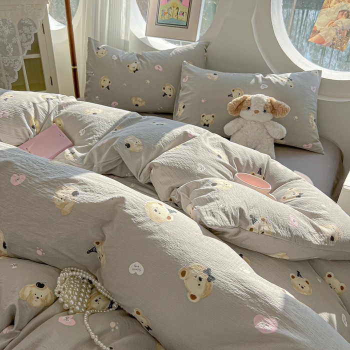 91家纺网 家纺一手货源 找家纺 韩巢家纺 2025新款奶呼呼云感双层纱印花四件套 奇妙小熊