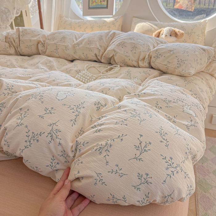 91家纺网 家纺一手货源 找家纺 韩巢家纺 2025新款奶呼呼云感双层纱印花四件套 森田野园