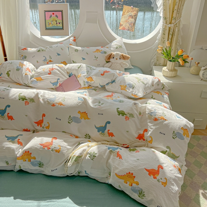 91家纺网 家纺一手货源 找家纺 韩巢家纺 2025新款奶呼呼云感双层纱印花四件套 树林小小龙