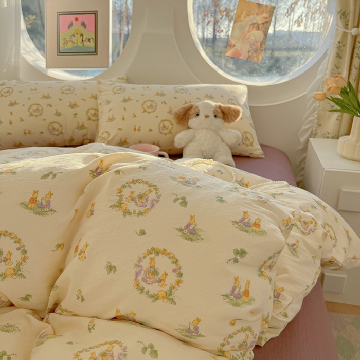 91家纺网 家纺一手货源 找家纺 韩巢家纺 2025新款奶呼呼云感双层纱印花四件套 兔子的欢喜