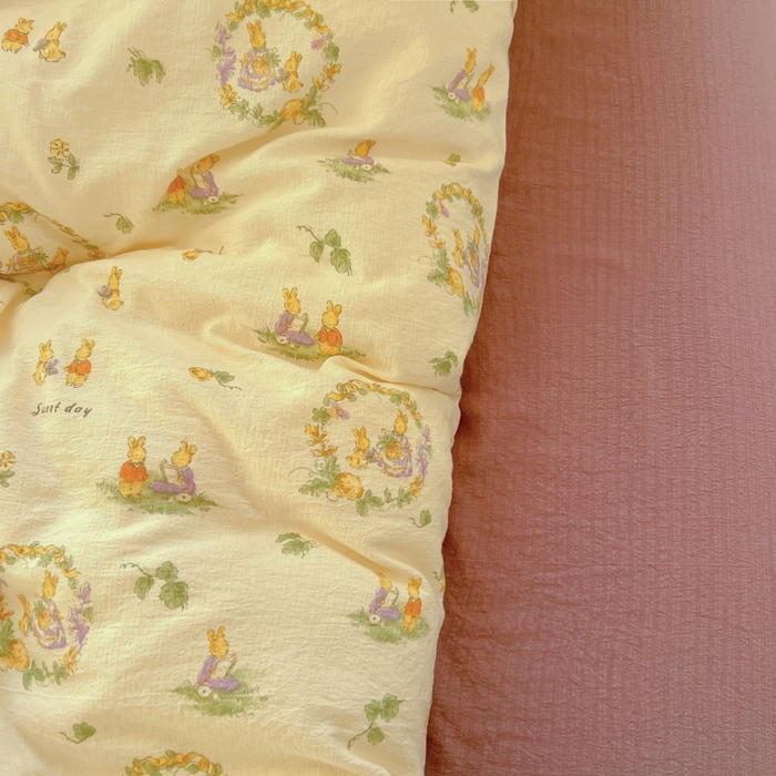 91家纺网 家纺一手货源 找家纺 韩巢家纺 2025新款奶呼呼云感双层纱印花四件套 兔子的欢喜