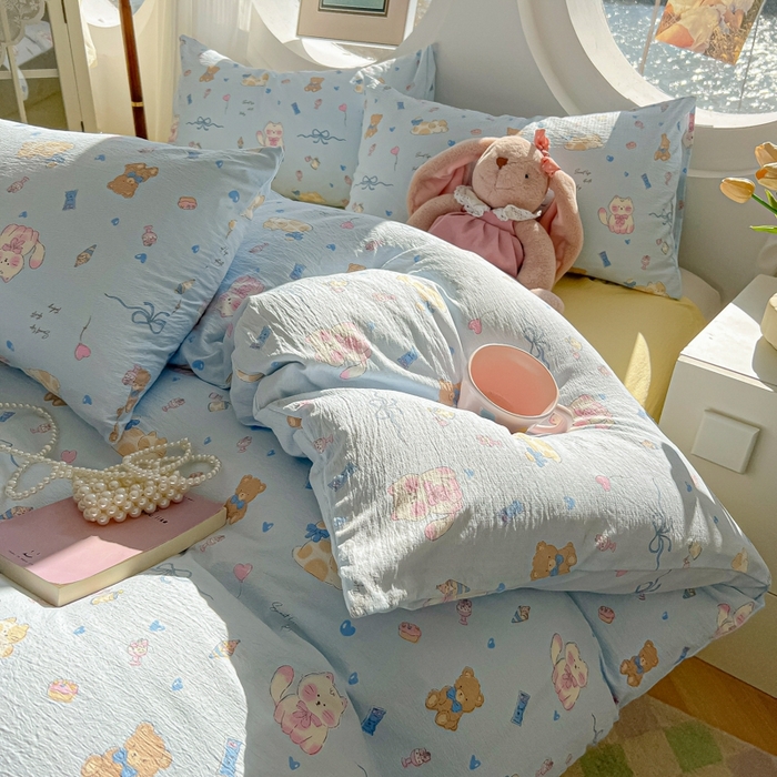 91家纺网 家纺一手货源 找家纺 韩巢家纺 2025新款奶呼呼云感双层纱印花四件套 小猫时光篮