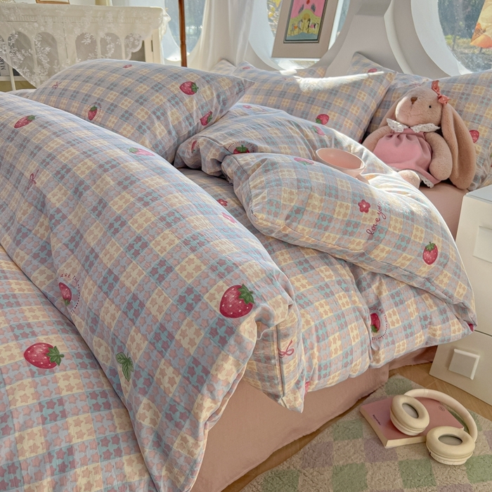 韩巢家纺 2025新款奶呼呼云感双层纱印花四件套 有草莓的地方