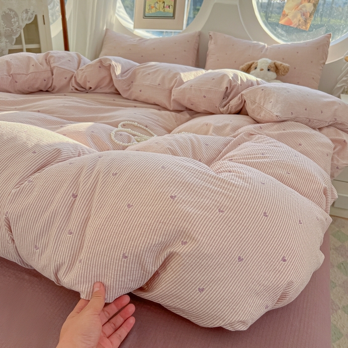 91家纺网 家纺一手货源 找家纺 韩巢家纺 2025新款奶呼呼云感双层纱印花四件套 紫倾心