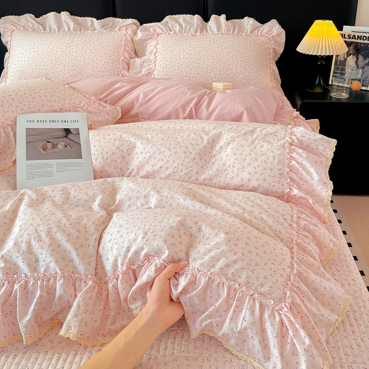 91家纺网 家纺一手货源 找家纺 富米莱单品馆 2026新款法式大花边A类古法仿棉云感纱单被套 大花边-粉花柔卧
