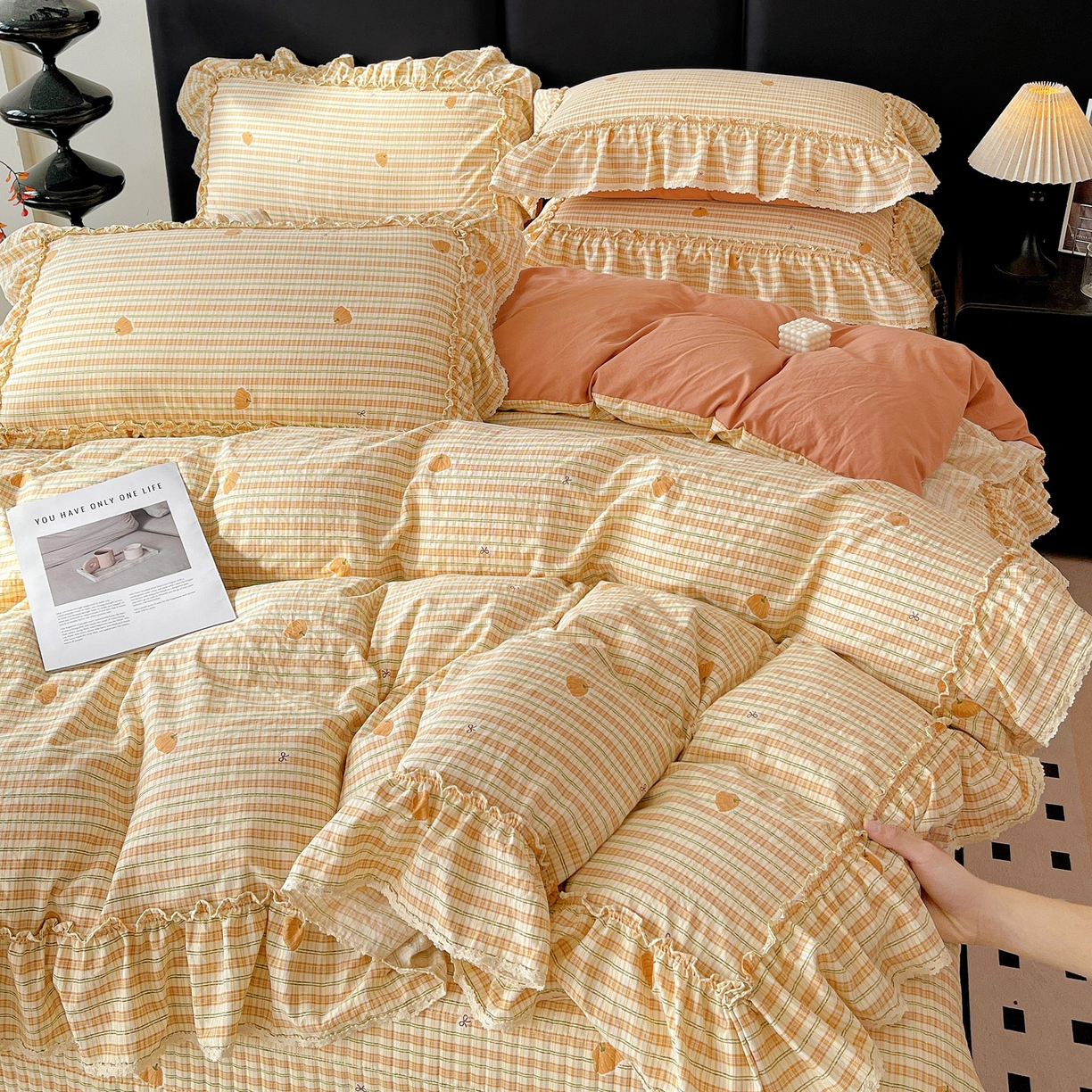 91家纺网 家纺一手货源 找家纺 富米莱单品馆 2026新款法式大花边A类古法仿棉云感纱单被套 大花边-南瓜格韵