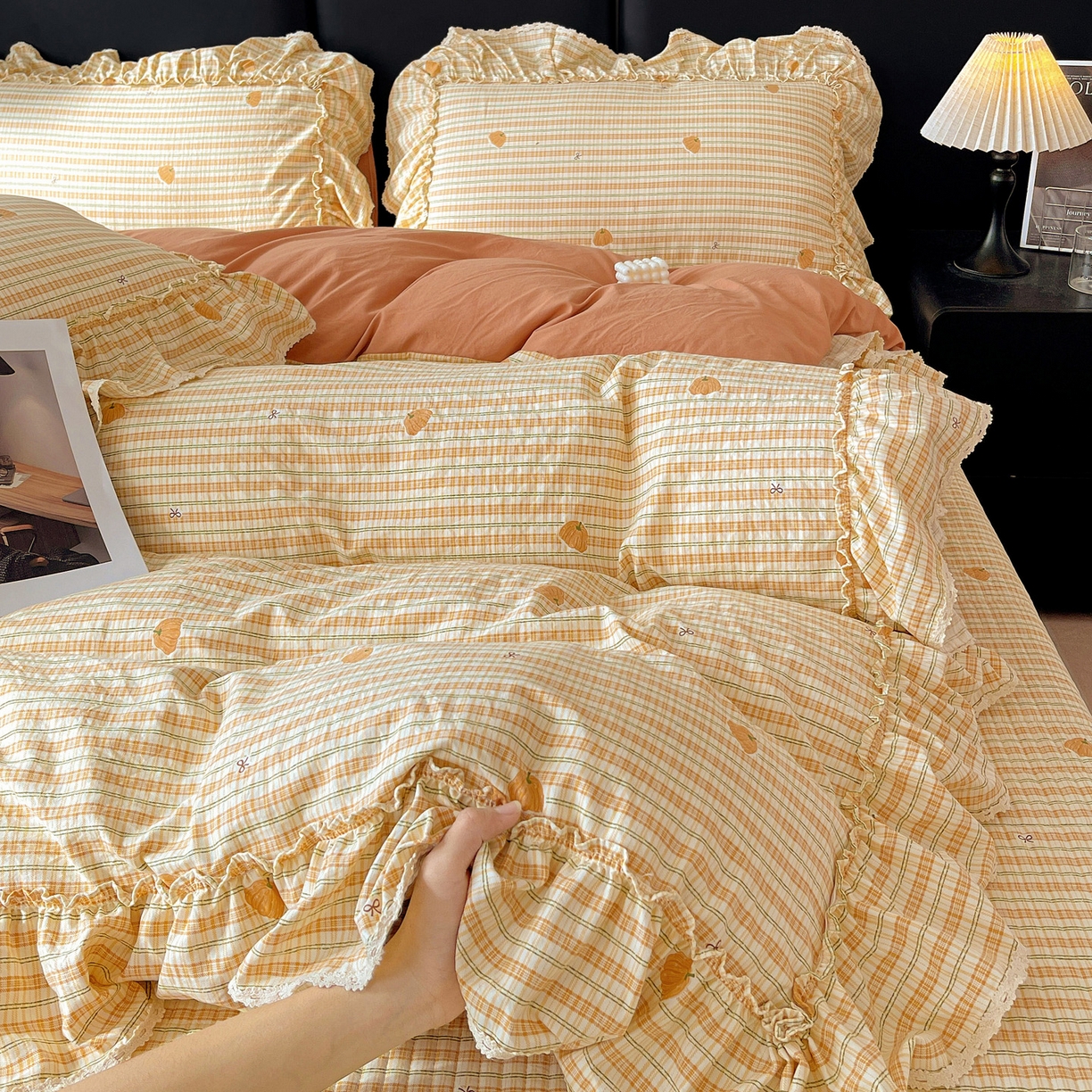 91家纺网 家纺一手货源 找家纺 富米莱单品馆 2026新款法式大花边A类古法仿棉云感纱单被套 大花边-南瓜格韵