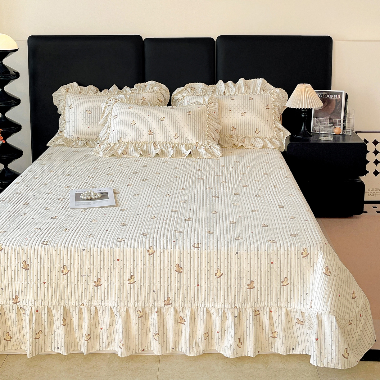 91家纺网 家纺一手货源 找家纺 富米莱单品馆 2026新款法式大花边A类古法仿棉云感纱单床盖 大花边-好运木马