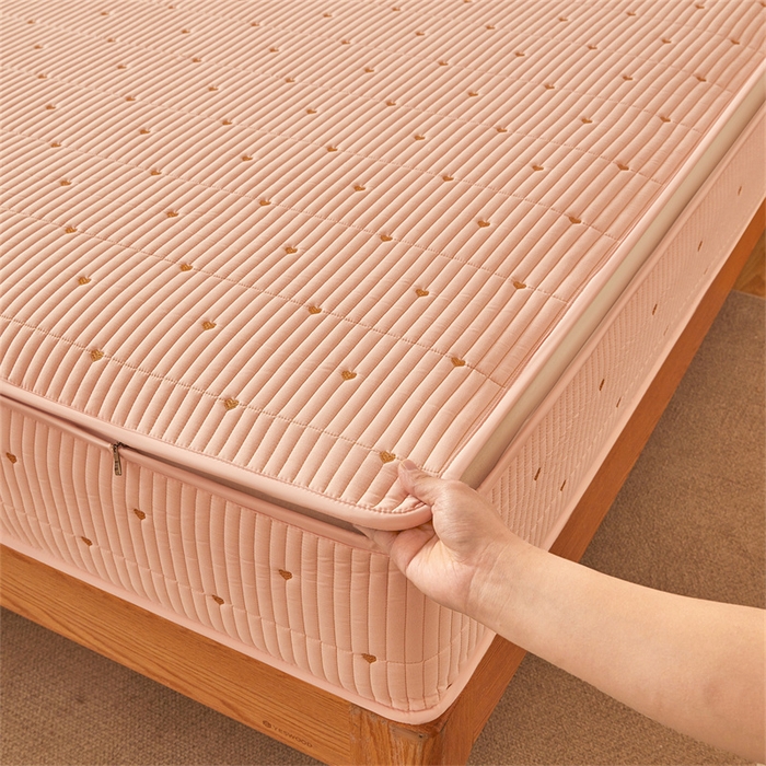 91家纺网 家纺一手货源 找家纺 伊人坊 2025新款A类水洗棉六面全包棉花夹棉床笠 爱心粉