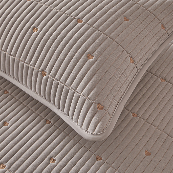 91家纺网 家纺一手货源 找家纺 伊人坊 2025新款A类水洗棉六面全包棉花夹棉床笠 爱心灰