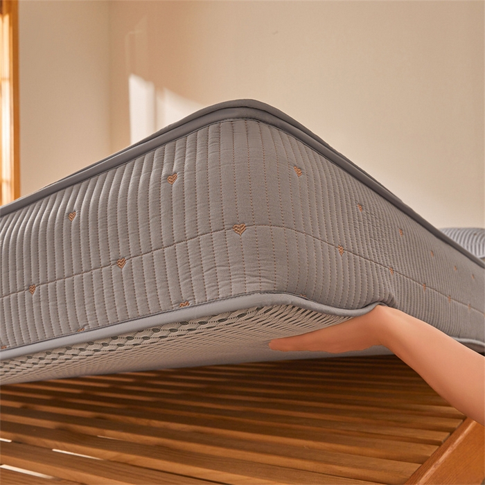 91家纺网 家纺一手货源 找家纺 伊人坊 2025新款A类水洗棉六面全包棉花夹棉床笠 爱心灰